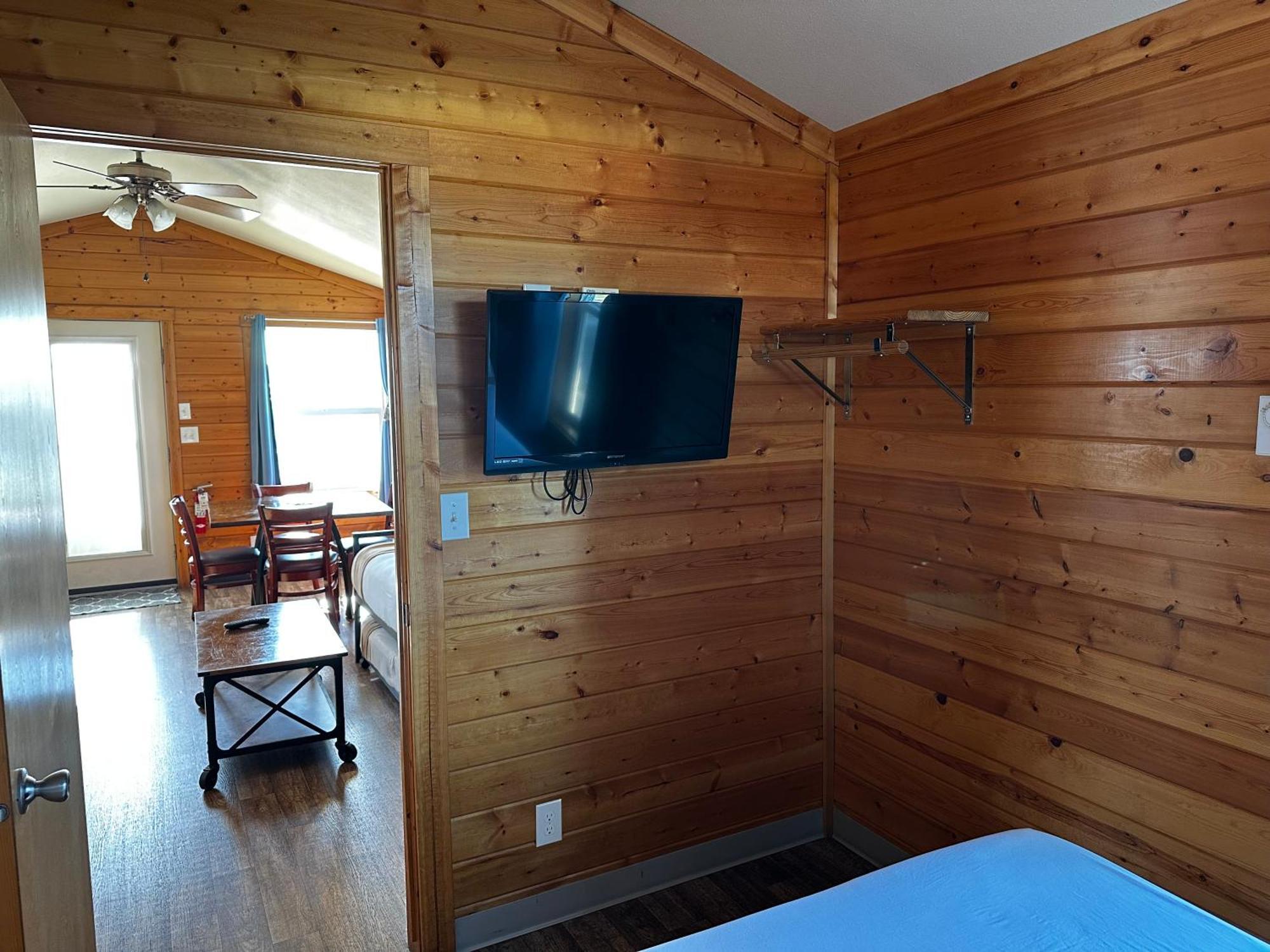 Westport Marina Cottages Екстериор снимка